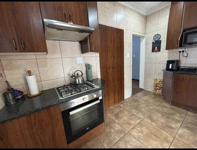 2 BEDROOM HOUSE FOR SALE IN WHITERIDGE